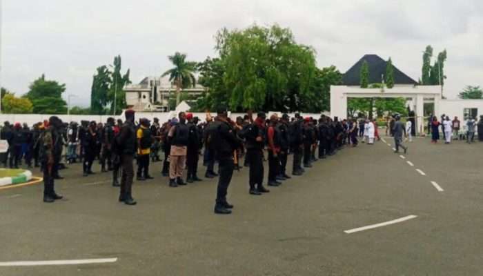 Governor Ododo Distributes Security Gadgets to 1,050 Hunters in Kogi State